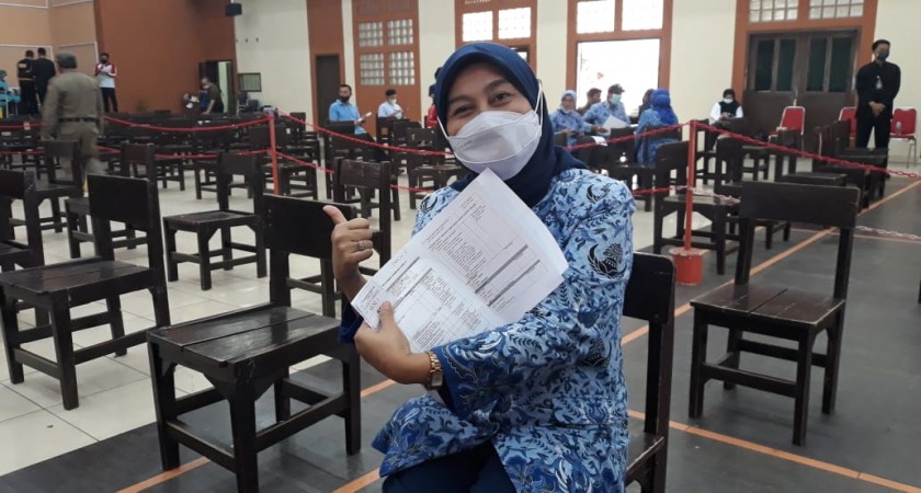 Vaksinasi Covid-19 Tahap 2 untuk Pendidik dan Tenaga Kependidikan di Kecamatan Cibeunying Kidul